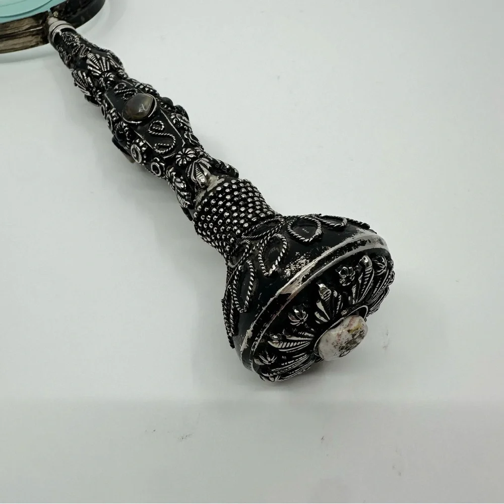 Vintage Magnifying Glass with Embedded stones - Picture 10 of 10